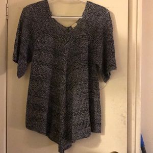 Black and white veriagated V neck sweater